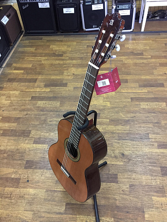 Классическая гитара Alhambra 3C с кофром