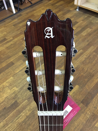 Классическая гитара Alhambra 3C