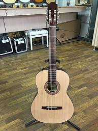 Классическая гитара HOHNER HC06 в музыкальном интернет-магазине Маэстро. Цена 7 290 руб.