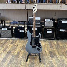 Электрогитара Fabio ST-300MGRY в музыкальном интернет-магазине Маэстро. Цена 13 600 руб.