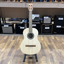 Классическая гитара Alhambra 7.907 Laqant  в музыкальном интернет-магазине Маэстро. Цена 32 500 руб.