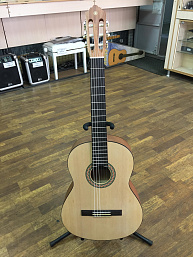 Классическая гитара Yamaha C40M в музыкальном интернет-магазине Маэстро. Цена 13 300 руб.