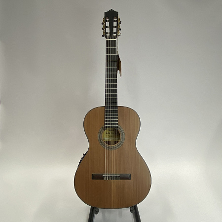 Электроакустическая гитара, Martinez MC-35CE