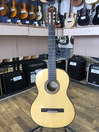 Классическая гитара 4/4 Valencia VC564
