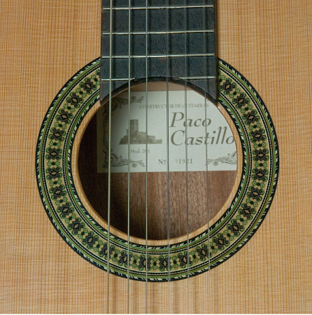 Классическая гитара Paco Castillo 201