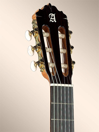 Классическая гитара Alhambra 7C
